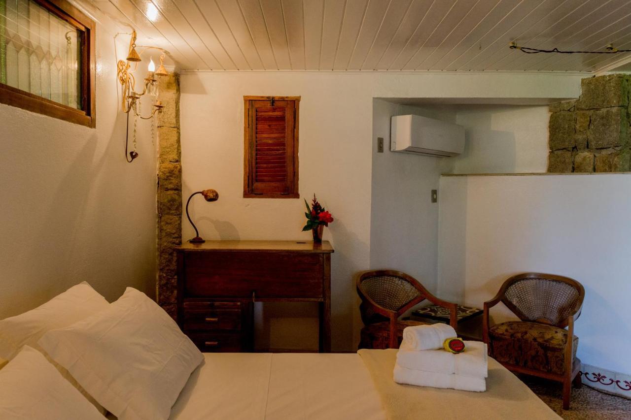 Feiticeira Guesthouse Ilhabela Ruang foto